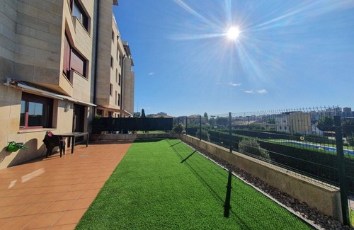 Santander Apartamento | Precioso bajo en Santander: jardín, piscina y cerca de la playa, ideal familias!