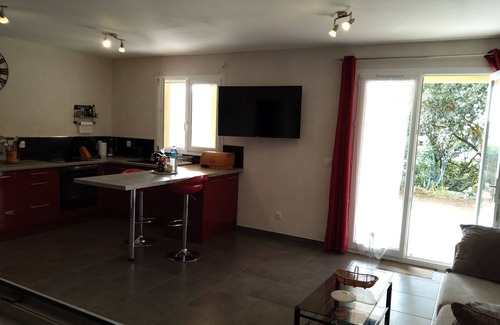 Alata Apartamento | planta baja de villa (T2), a 10 minutos de Ajaccio, vista al mar, en el campo