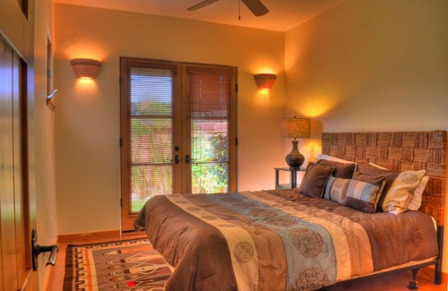 Simi Valley Casa | Hermosa casa de huéspedes con espectaculares vistas de los huertos de aguacate Hillside