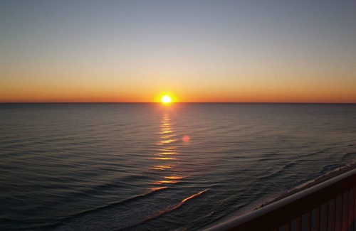 Miramar Beach Condominio | Hermoso condominio frente al golfo; WIFI gratuito y servicio de playa; Grandes descuentos!