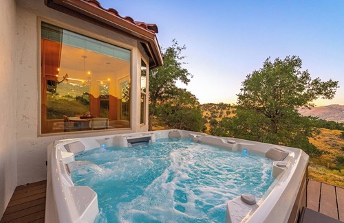 Tehachapi Casa | Beautiful Hacienda style home! 4bed 2bath