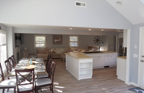 East Harwich Casa | Hermosa casa de Harwich con piscina privada y pozo de fuego. ¡EXCELENTE UBICACIÓN!