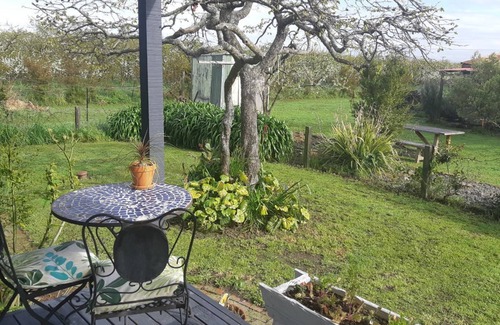 Havelock North Cabaña | Beautiful Havelock North Country Cottage on Organic Orchard. Pet friendly.