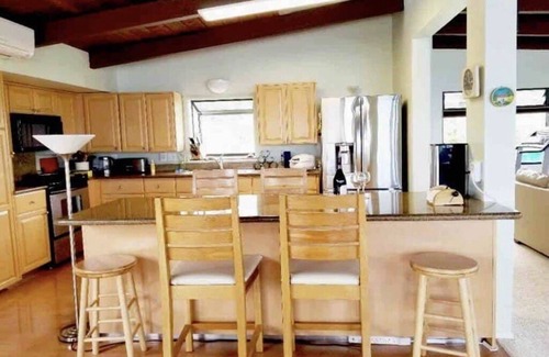 Waialae Iki Ridge Casa | Beautiful Hawaii! Panoramic Ocean View, a Private Pool!