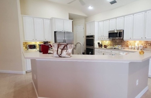 Braden River Casa | Beautiful heated pool property, close to downtown Sarasota and beaches