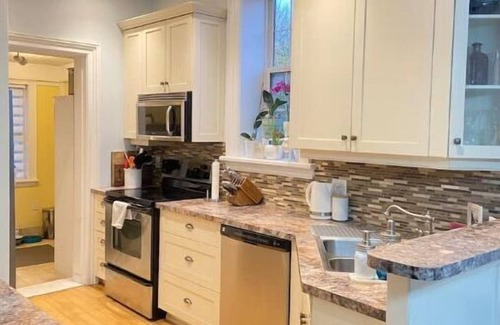 Goderich Casa | Beautiful Heritage Home With Pool