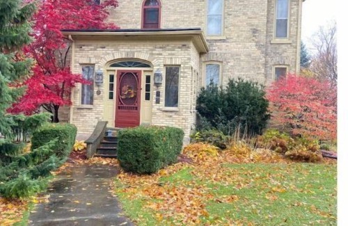 Goderich Casa | Beautiful Heritage Home With Pool
