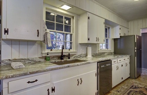 Cashiers Cabaña | Beautiful High Hampton-Charming 5-bedroom cottage