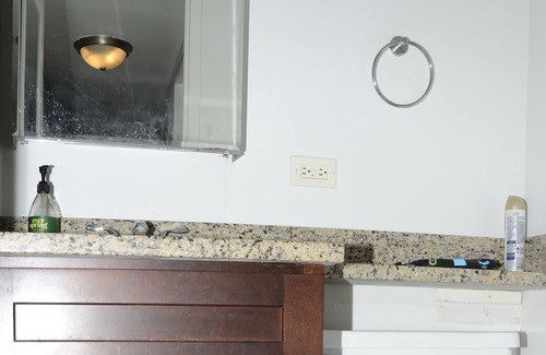 Douglas Apartamento | Beautiful high rise Near Downtown. Breathtaking view of the lake. King bed