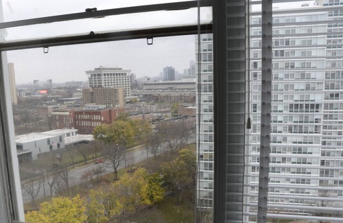 Douglas Apartamento | Beautiful high rise Near Downtown. Breathtaking view of the lake. King bed