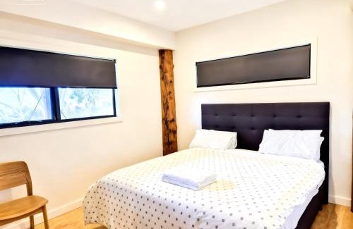 Trevallyn Casa | Beautiful hill side house room2