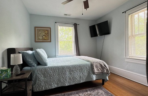 Roanoke Casa | Beautiful Historic 5-Bedroom Home!