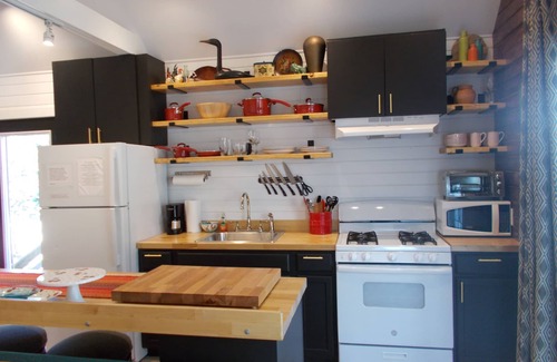 Ocracoke Apartamento | Hermoso, Histórico, Retiro privado para parejas, Se aceptan mascotas, Ubicación central