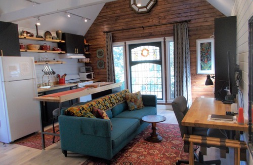 Ocracoke Apartamento | Hermoso, Histórico, Retiro privado para parejas, Se aceptan mascotas, Ubicación central