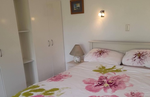 Waikuku Beach Otro | Beautiful & Historic Coachhouse restored for modern living