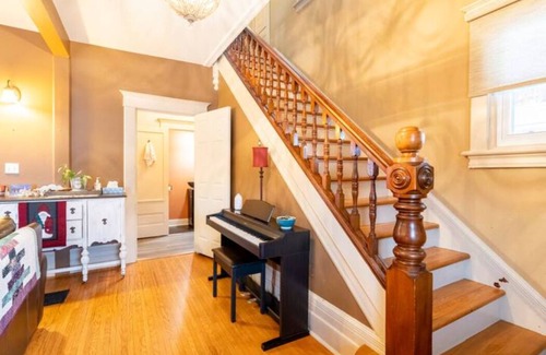 Goderich Casa | Beautiful Historic Home near the beach