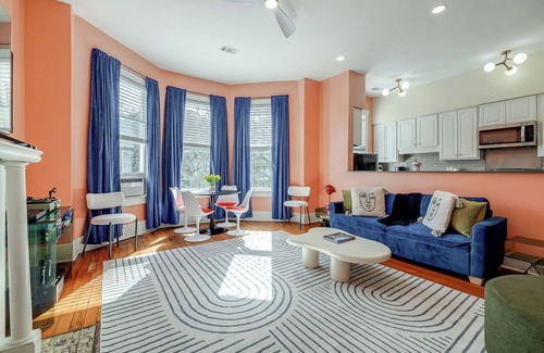 Historic Downtown Savannah Casa | Beautiful Historic Home close to Downton/ Forsyth park/ Restaurants /Riverwalk
