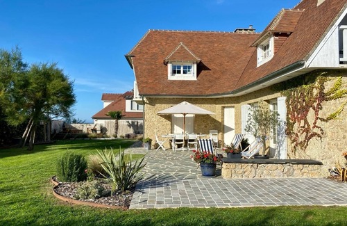 Benerville-sur-Mer Casa | Hermosa casa con gran jardín orientado al sur, en la playa de Deauville-Benerville