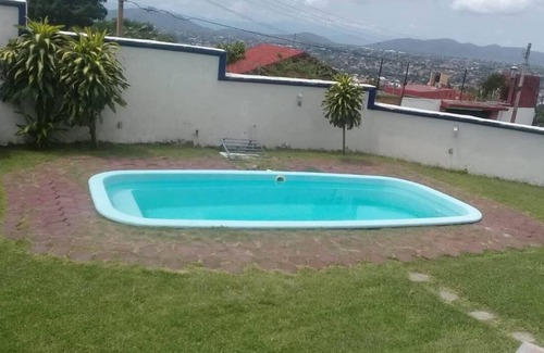 Tres de Mayo Casa | Hermosa casa en residencial Burgos