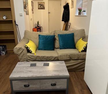 Hoe Street Apartamento | Beautiful Hoe Street Dream Ground Floor one bedroom apartment