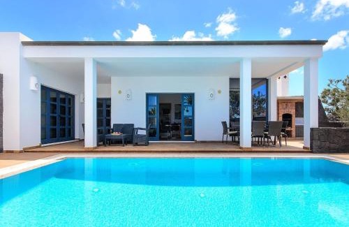 Playa Blanca Casa | Beautiful holiday home in Playa Blanca with pool