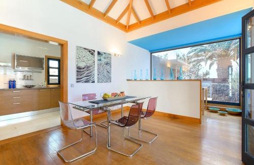 Playa Blanca Casa | Beautiful holiday home in Playa Blanca with pool