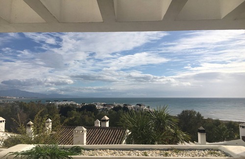 Bahia de Casares Casa | Hermosa casa de vacaciones cerca de Estepona con magníficas vistas al mar en un área cerrada