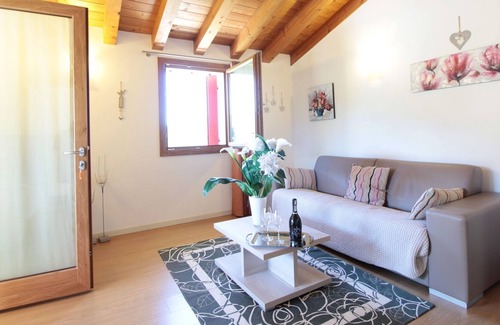 Miane Casa | Hermosa casa de vacaciones en Miane con terraza