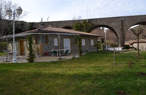 Meyras Villa | Hermosa casa de vacaciones a orillas del río Ardèche con playa privada