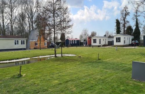 Hensbroek Casa | Beautiful holiday home with lots of space in a holiday park near Alkmaar