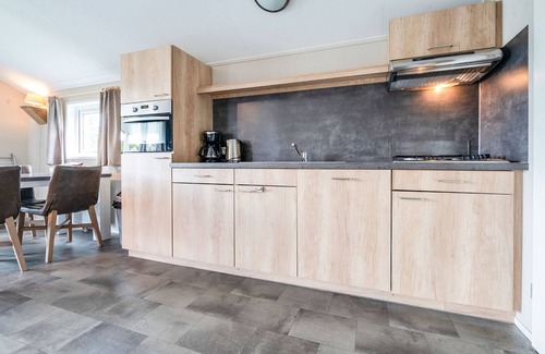 Bant Chalet De Esquí | Casa de vacaciones con terraza y embarcadero