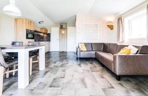 Bant Chalet De Esquí | Casa de vacaciones con terraza y embarcadero
