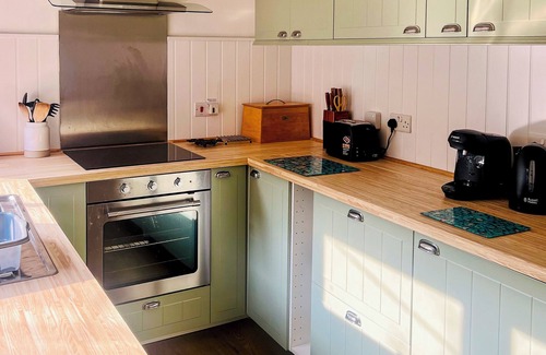 Berwick-upon-Tweed Cabaña | Beautiful Holy Island of Lindisfarne: Dog Friendly Peaceful Retreat.