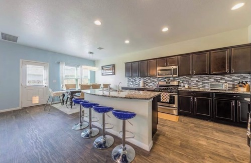 Austin Casa | Beautiful home, 2 living rooms, group getaway, in welcoming Austin