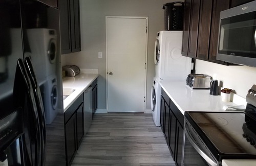 Rancho Oakey Casa | Excelente ubicación cerca de donde quieres estar. AMANTES DE DEPORTES * Todos los juegos de la NFL incl.