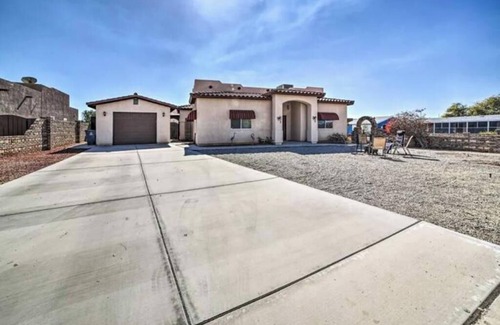 Foothills Casa | Beautiful home and scenic mountain view!