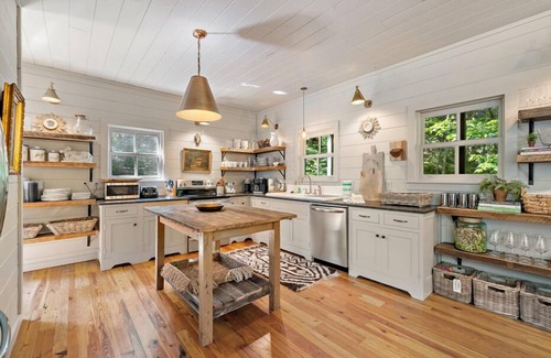 Frank Cabina | Beautiful Home for Large Group Vacations