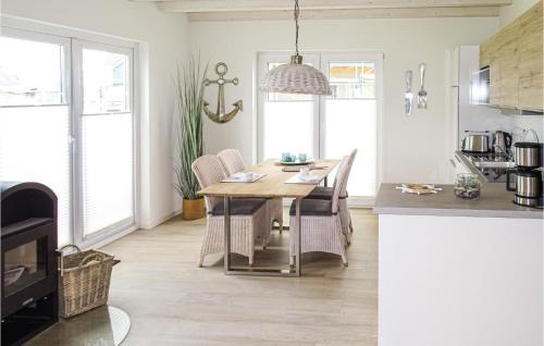 Busum Casa | Beautiful Home In Büsum With Kitchen