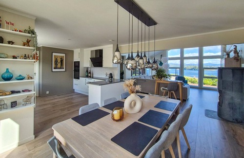 Loddefjord Casa | Beautiful home in Bjørøyhamn with house sea view