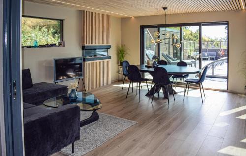 Porsgrunn Casa | Beautiful Home In Brevik With Sauna