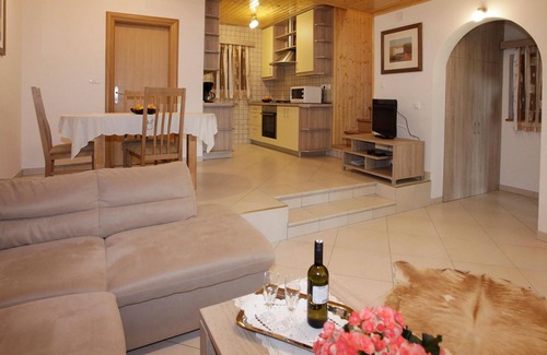 Breze Casa | Increíble casa en Breze con jacuzzi