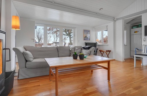Lyngsbæk Strand Casa | Hermosa casa en Ebeltoft con cocina.