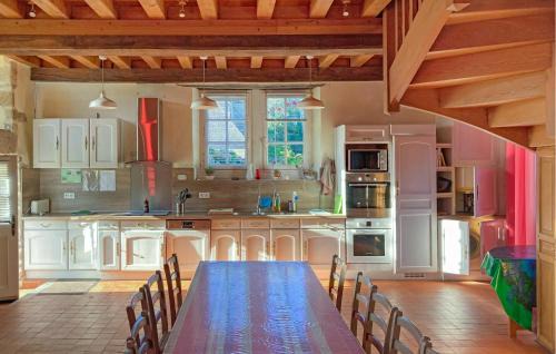 Gonneville-le-Theil Casa | Beautiful Home In Gonneville-Le-Theil
