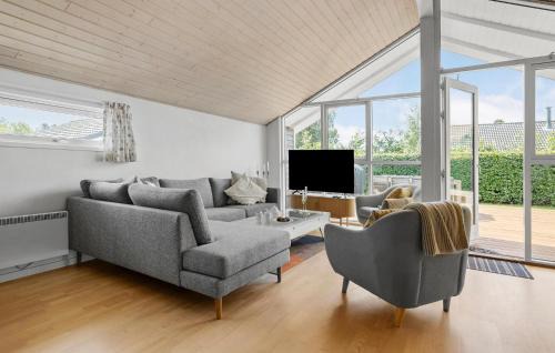 Hou Casa | Beautiful Home In Hals With Sauna