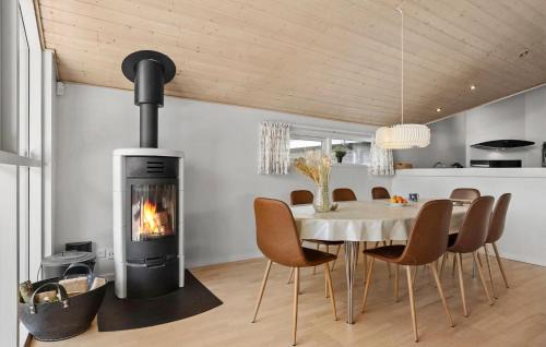 Hou Casa | Beautiful Home In Hals With Sauna