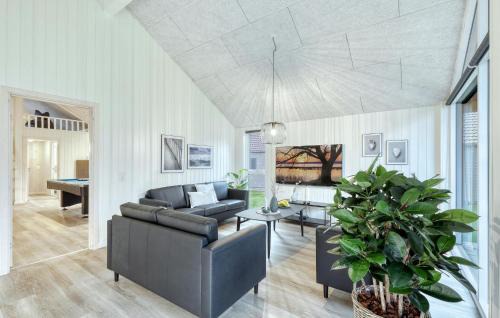 Jesendorf Casa | Beautiful Home In Jesendorf With Sauna