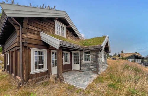 Lillehammer Casa | Beautiful home in Lillehammer with house a mountain view