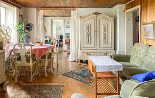 Laholm Casa | Beautiful Home In Laholm With Kitchen