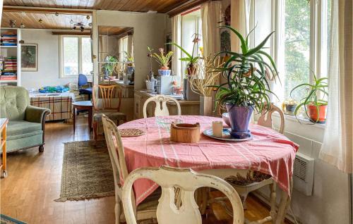 Laholm Casa | Beautiful Home In Laholm With Kitchen