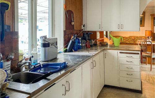 Laholm Casa | Beautiful Home In Laholm With Kitchen